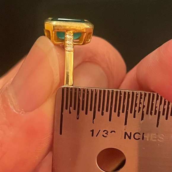 Engagement ring: natural emerald 18K ring with 6 natural diamonds - Picture 8 of 8